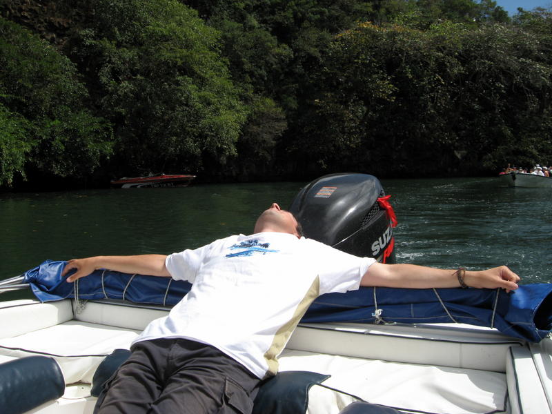 Relaxen auf dem Speedboot