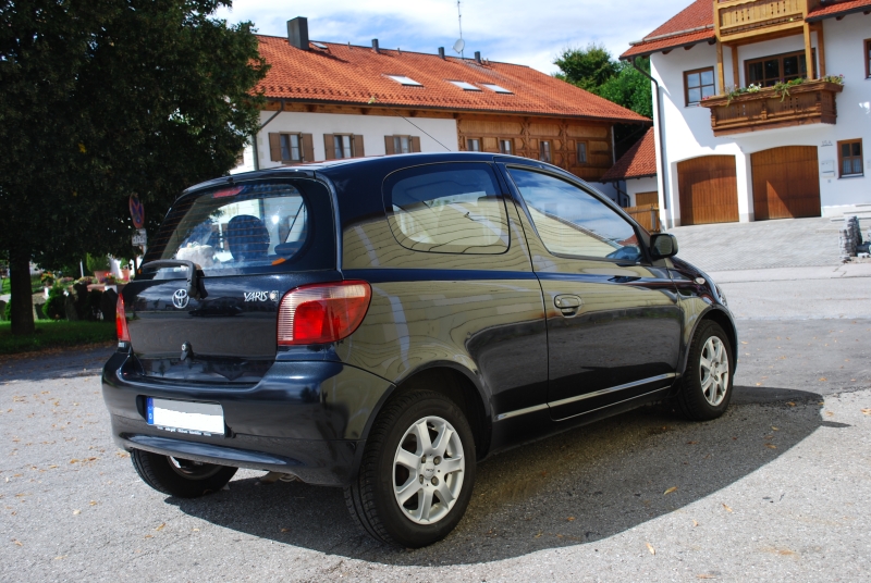 Yaris Linea Sol 1.0 von hinten